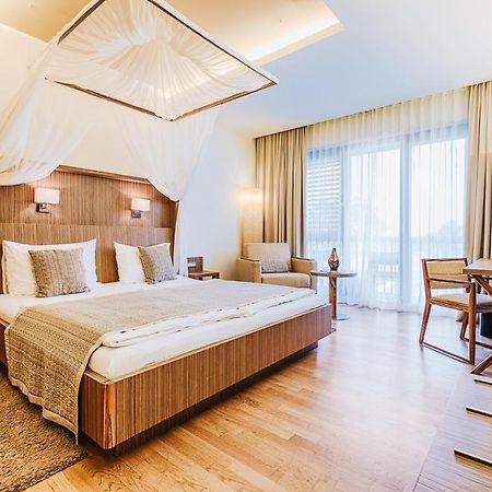 St. Martins Therme & Lodge Фрауэнкирхен Экстерьер фото
